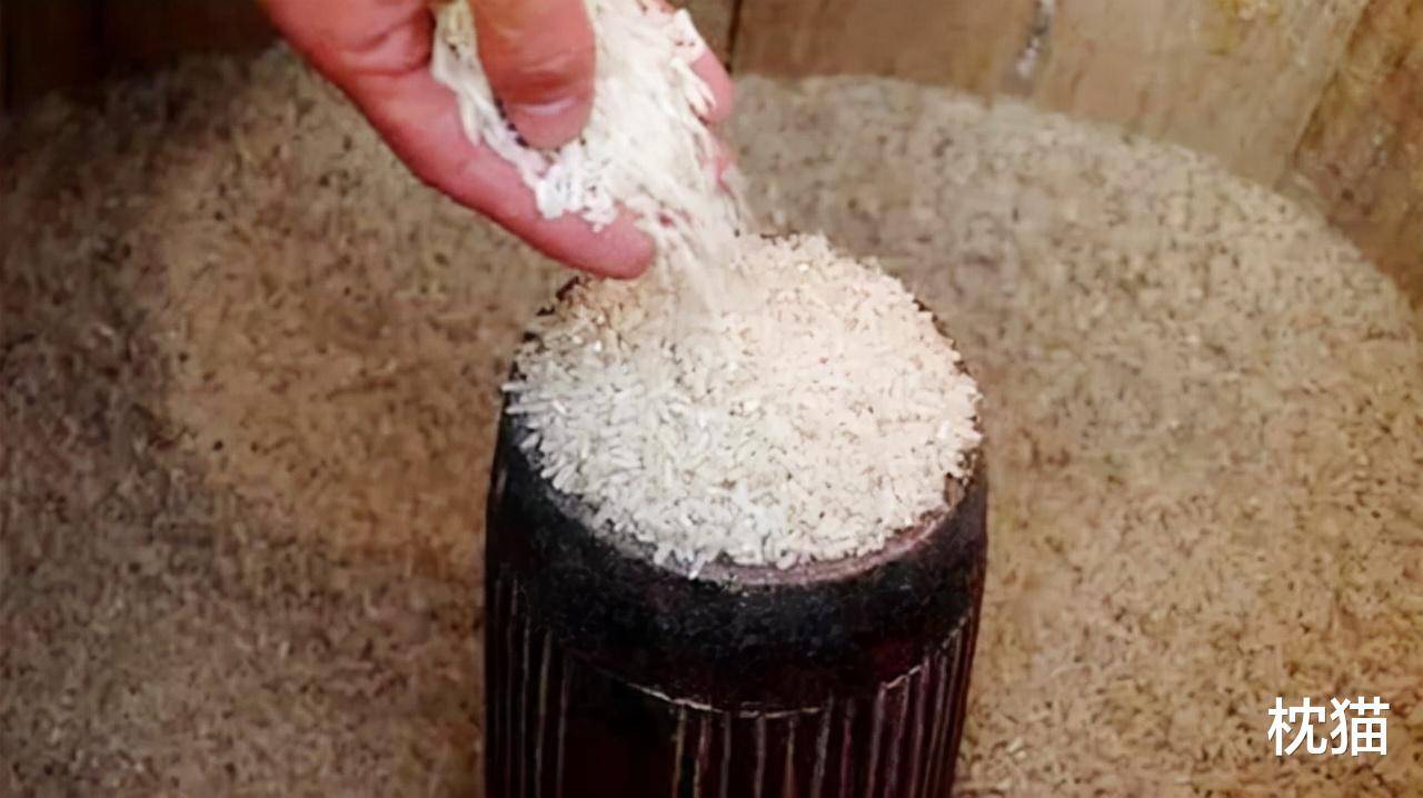 水浒中杨志丢了10万贯生辰纲，换算成现在的货币，相当于多少钱？