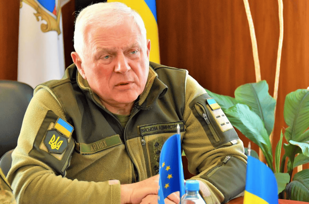 普京手段再升级！俄军导弹炸塌乌议会，乌军中将急于自保当场弃阵而逃引爆信任危机！