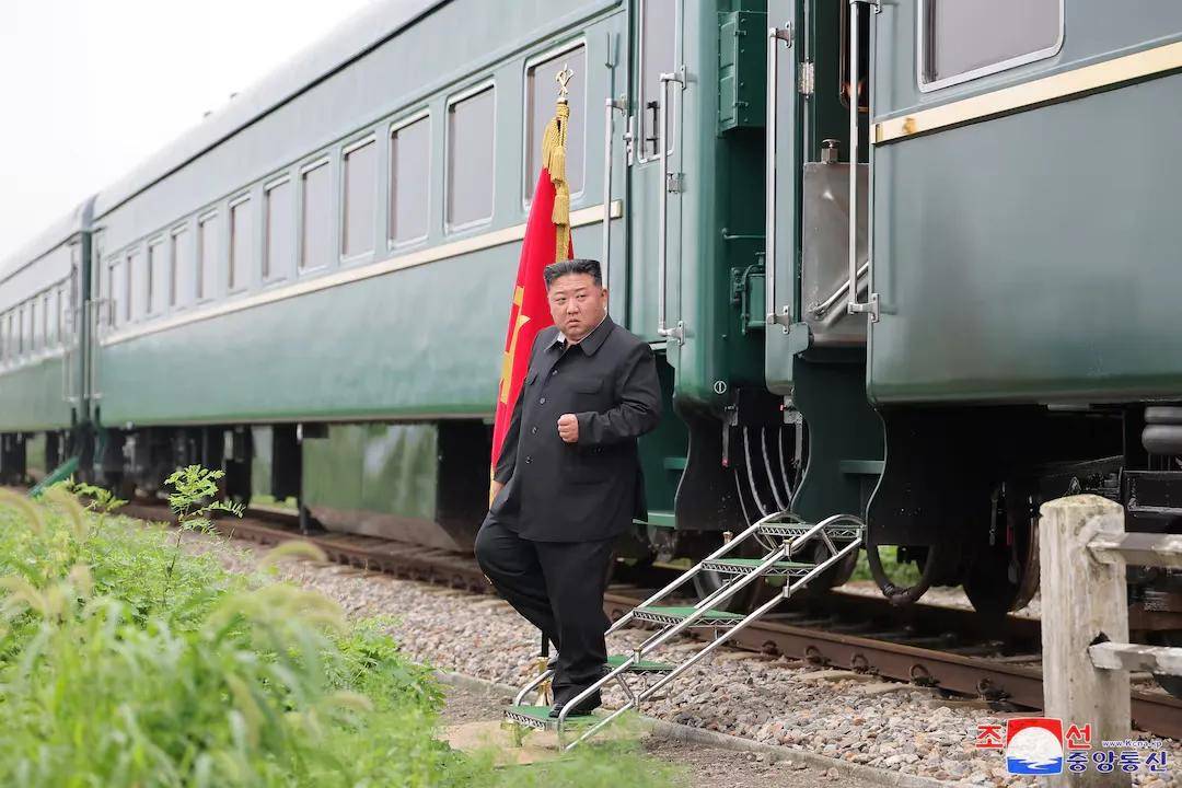 金正恩启程来华，他的神秘专列长什么样？