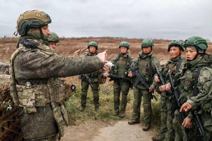 1万朝鲜特种兵凭空消失？苏梅全线告急，乌克兰截获绝密前线情报