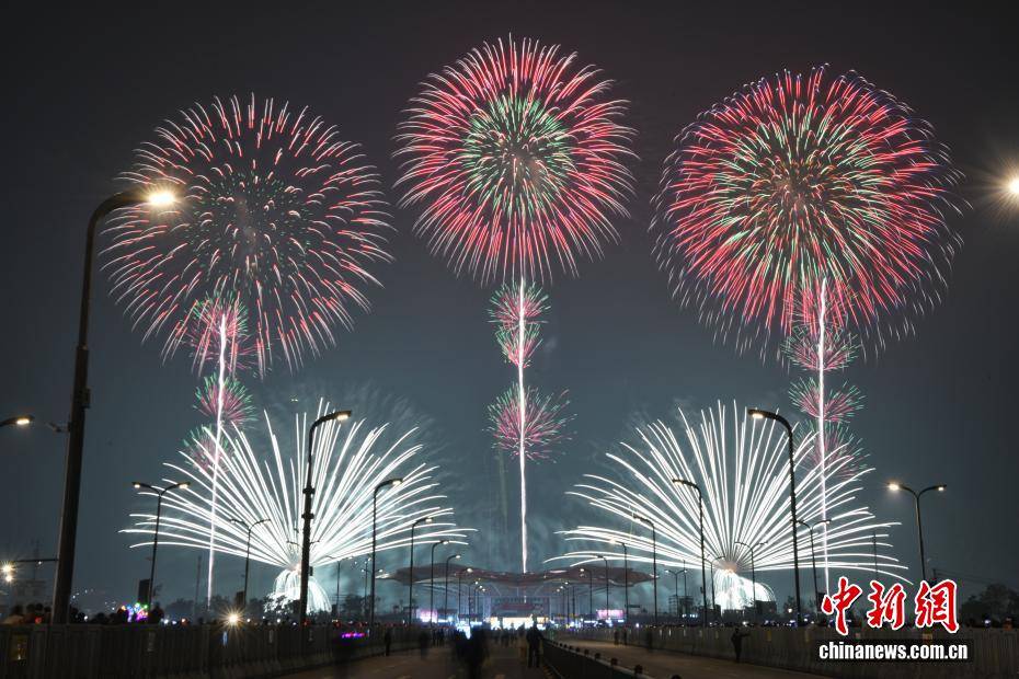 湖南浏阳焰火大会 6国焰火团队夜空对决